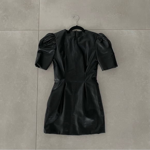 STORETS faux leather cinched waist short sleeve dress - Picture 4 of 4